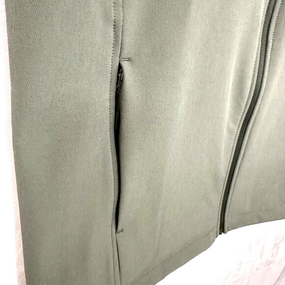 NWT 32 Degrees COOL Basil Green Vest Large Zipped Pockets Active Fall Camp Hike - Picture 3 of 8